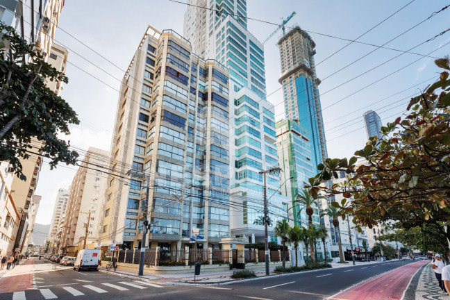 Imagem Apartamento com 2 Quartos para Alugar, 150 m² em Centro - Balneario Camboriu