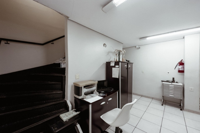 Imagem Casa com 3 Quartos à Venda, 240 m² em Petrópolis - Porto Alegre Imagem Casa com 3 Quartos à Venda, 240 m² em Petrópolis - Porto Alegre