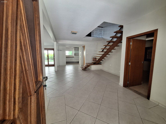 Sobrado com 4 Quartos à Venda, 410 m² em Portal Da Olaria - São Sebastião