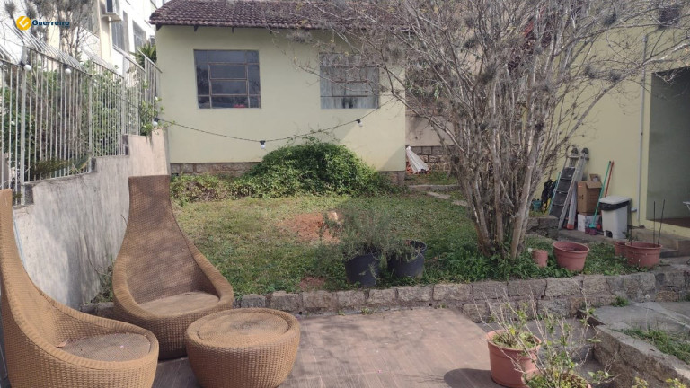 Imagem Casa com 4 Quartos à Venda, 363 m² em Trindade - Florianópolis Imagem Casa com 4 Quartos à Venda, 363 m² em Trindade - Florianópolis