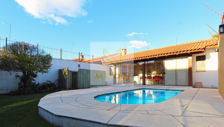 Imagem Casa com 4 Quartos à Venda, 300 m² em Ipanema - Porto Alegre Imagem Casa com 4 Quartos à Venda, 300 m² em Ipanema - Porto Alegre