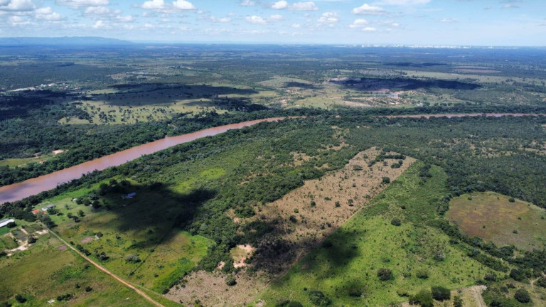 Imagem Fazenda à Venda, 950 m² em Cuiabá Imagem Fazenda à Venda, 950 m² em Cuiabá