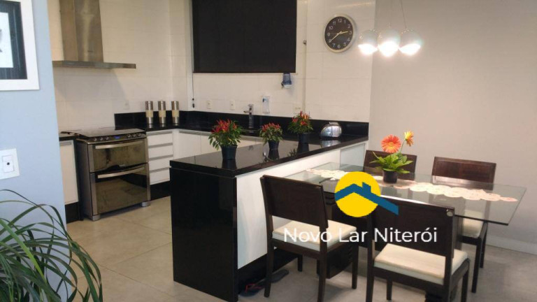 Imagem Casa com 3 Quartos à Venda, 300 m² em São Francisco - Niterói Imagem Casa com 3 Quartos à Venda, 300 m² em São Francisco - Niterói