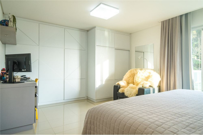 Imagem Casa com 4 Quartos à Venda,  em Pantanal - Florianópolis