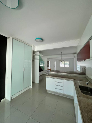 Imagem Casa com 3 Quartos à Venda, em Campeche - Florianópolis Imagem Casa com 3 Quartos à Venda, em Campeche - Florianópolis