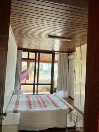 Imagem Casa com 4 Quartos à Venda, 288 m² em Coqueiros - Florianópolis
