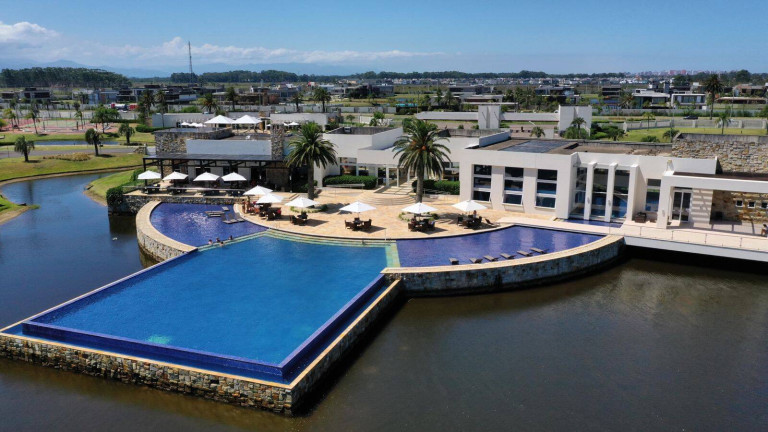 Imagem Casa com 5 Quartos à Venda, 426 m² em Xangri-lá Imagem Casa com 5 Quartos à Venda, 426 m² em Xangri-lá