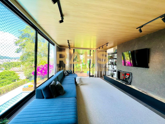 Imagem Casa com 3 Quartos à Venda, 294 m² em América - Joinville Imagem Casa com 3 Quartos à Venda, 294 m² em América - Joinville