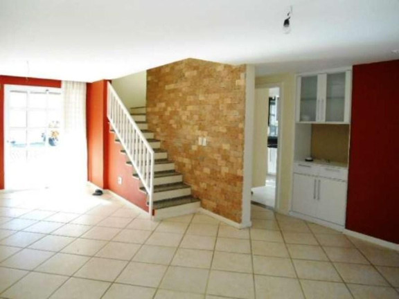 Imagem Casa com 4 Quartos à Venda, em Itapuã - Salvador Imagem Casa com 4 Quartos à Venda, em Itapuã - Salvador