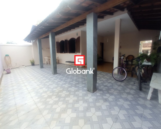 Imagem Casa com 3 Quartos à Venda, 300 m² em Sagrada Familia - Montes Claros Imagem Casa com 3 Quartos à Venda, 300 m² em Sagrada Familia - Montes Claros