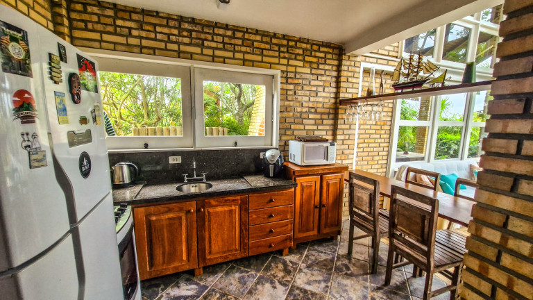 Imagem Casa com 3 Quartos à Venda, 192 m² em Praia Do Rosa - Imbituba Imagem Casa com 3 Quartos à Venda, 192 m² em Praia Do Rosa - Imbituba
