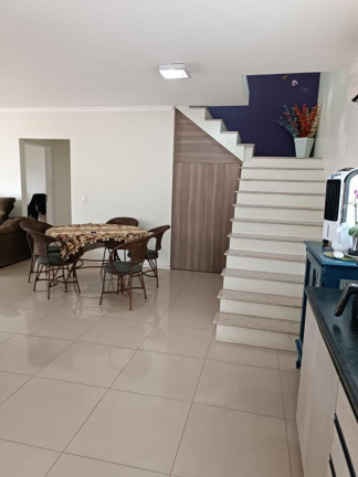 Imagem Casa com 4 Quartos à Venda, 237 m² em Bom Retiro - Joinville
