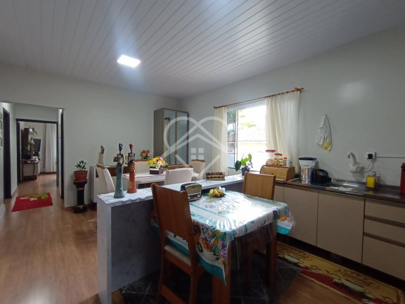 Imagem Casa com 3 Quartos à Venda, 200 m² Imagem Casa com 3 Quartos à Venda, 200 m²
