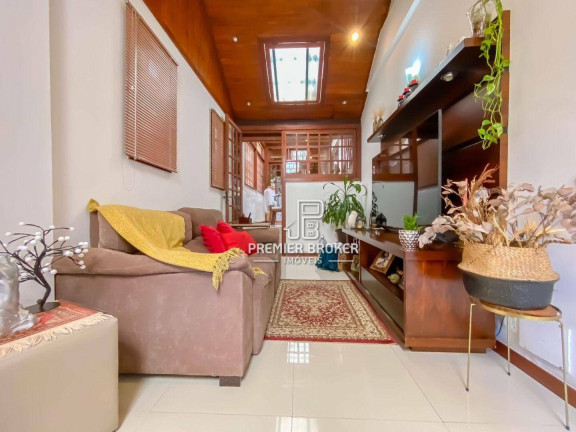 Imagem Casa com 4 Quartos à Venda, 199 m² em Granja Guarani - Teresópolis Imagem Casa com 4 Quartos à Venda, 199 m² em Granja Guarani - Teresópolis