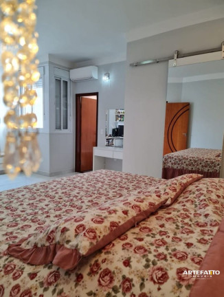 Imagem Sobrado com 3 Quartos à Venda, 205 m² Imagem Sobrado com 3 Quartos à Venda, 205 m²