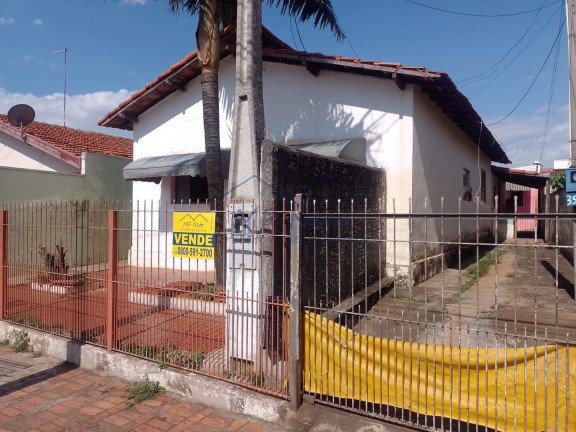 Imagem Casa com 2 Quartos à Venda, 330 m² em Vila Brasil - Pirassununga Imagem Casa com 2 Quartos à Venda, 330 m² em Vila Brasil - Pirassununga