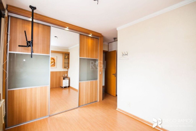 Imagem Imóvel com 3 Quartos à Venda, em Praia De Belas - Porto Alegre Imagem Imóvel com 3 Quartos à Venda, em Praia De Belas - Porto Alegre