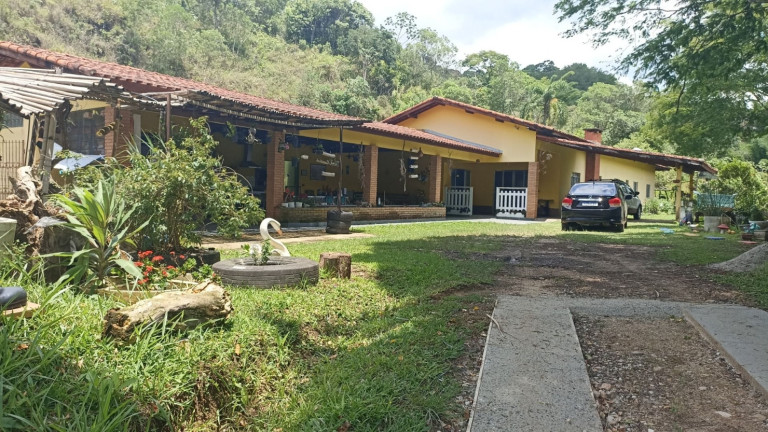 Chácara com 4 Quartos à Venda, 400 m² em Centro - Jambeiro