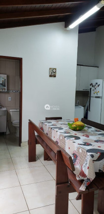Imagem Casa com 2 Quartos à Venda, 100 m²