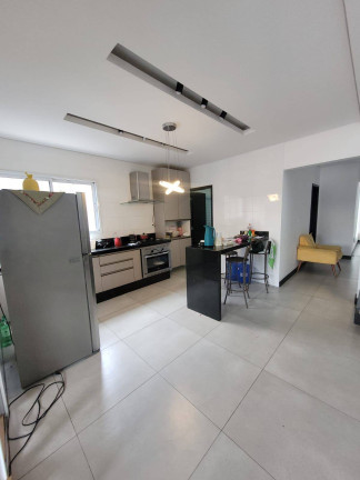 Imagem Casa com 3 Quartos à Venda, 400 m² em Solemar - Praia Grande Imagem Casa com 3 Quartos à Venda, 400 m² em Solemar - Praia Grande