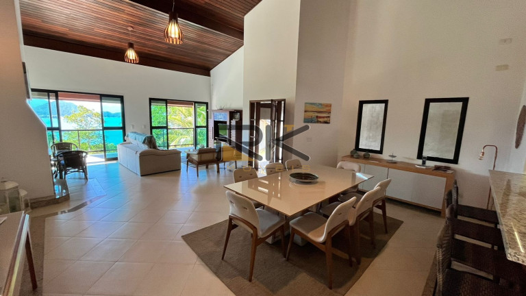 Imagem Sobrado com 3 Quartos à Venda, 600 m² em Toninhas - Ubatuba Imagem Sobrado com 3 Quartos à Venda, 600 m² em Toninhas - Ubatuba