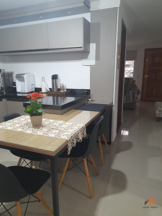 Imagem Casa com 2 Quartos à Venda, 80 m²