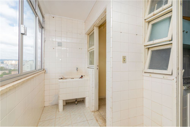 Imagem Imóvel com 3 Quartos à Venda, em Santa Cecília - Porto Alegre Imagem Imóvel com 3 Quartos à Venda, em Santa Cecília - Porto Alegre