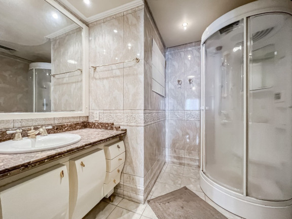 Imagem Apartamento com 3 Quartos à Venda, 182 m² em Moinhos De Vento - Porto Alegre Imagem Apartamento com 3 Quartos à Venda, 182 m² em Moinhos De Vento - Porto Alegre