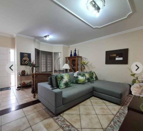 Imagem Casa com 3 Quartos à Venda, 250 m² em Bragança Paulista Imagem Casa com 3 Quartos à Venda, 250 m² em Bragança Paulista