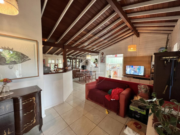 Imagem Casa com 4 Quartos à Venda, 150 m² em São João Do Rio Vermelho - Florianópolis Imagem Casa com 4 Quartos à Venda, 150 m² em São João Do Rio Vermelho - Florianópolis