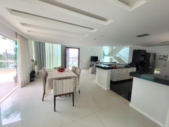 Imagem Casa com 4 Quartos à Venda, em Lagoa - Macaé Imagem Casa com 4 Quartos à Venda, em Lagoa - Macaé