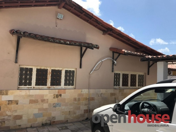Imagem Casa com 3 Quartos à Venda, 250 m² em Candelária - Natal Imagem Casa com 3 Quartos à Venda, 250 m² em Candelária - Natal