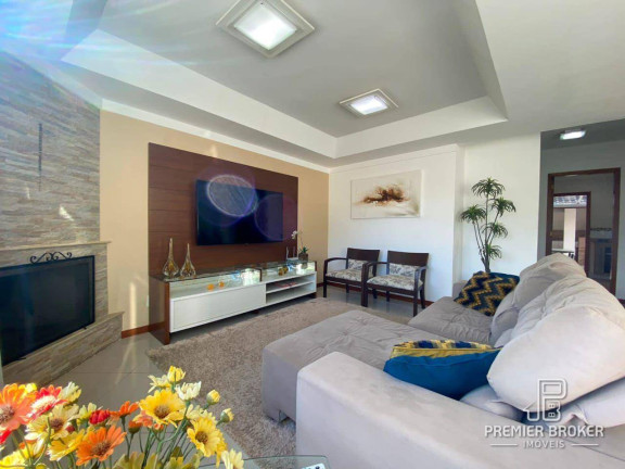 Imagem Casa com 4 Quartos à Venda, 202 m² em Tijuca - Teresópolis Imagem Casa com 4 Quartos à Venda, 202 m² em Tijuca - Teresópolis