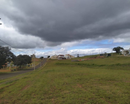 Imagem Terreno à Venda, 900 m² em Ninho Verde 2 - Pardinho Imagem Terreno à Venda, 900 m² em Ninho Verde 2 - Pardinho