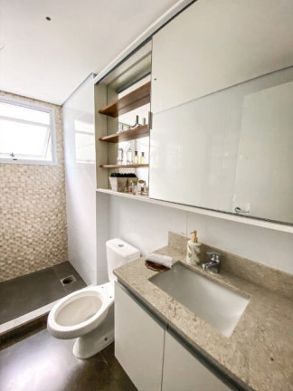 Imagem Imóvel com 2 Quartos à Venda, 61 m² em Menino Deus - Porto Alegre Imagem Imóvel com 2 Quartos à Venda, 61 m² em Menino Deus - Porto Alegre