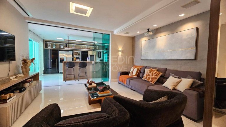Imagem Apartamento com 3 Quartos à Venda, 177 m² em Centro - Balneário Camboriú Imagem Apartamento com 3 Quartos à Venda, 177 m² em Centro - Balneário Camboriú