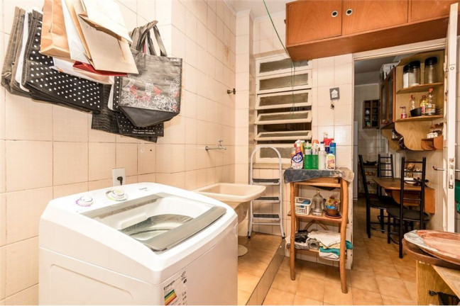 Imagem Apartamento com 3 Quartos à Venda, 109 m² em Petrópolis - Porto Alegre Imagem Apartamento com 3 Quartos à Venda, 109 m² em Petrópolis - Porto Alegre