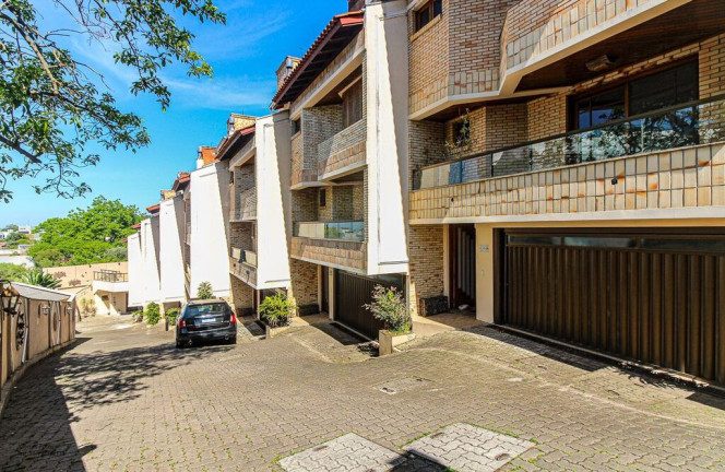 Imagem Casa com 3 Quartos à Venda, 232 m² em Jardim Isabel - Porto Alegre Imagem Casa com 3 Quartos à Venda, 232 m² em Jardim Isabel - Porto Alegre