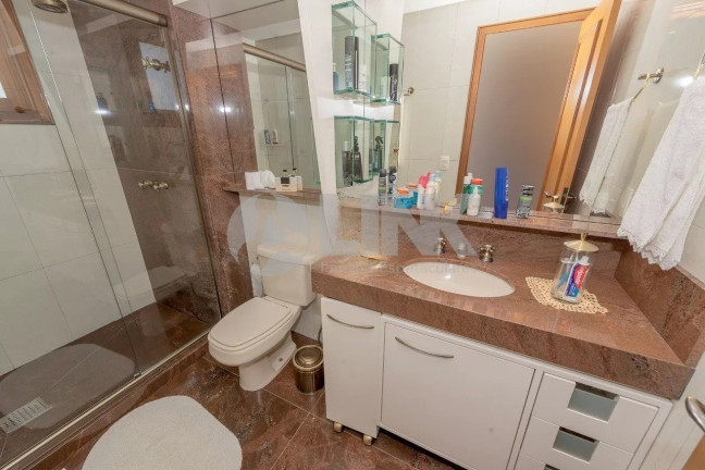 Imagem Apartamento com 3 Quartos à Venda, 201 m² em Moinhos De Vento - Porto Alegre Imagem Apartamento com 3 Quartos à Venda, 201 m² em Moinhos De Vento - Porto Alegre