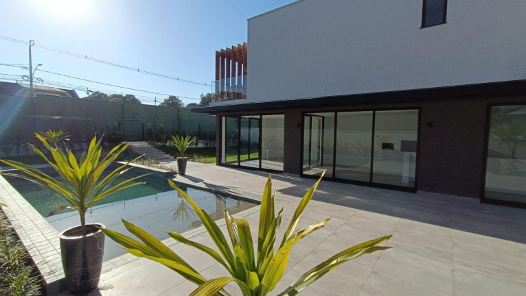 Imagem Casa com 4 Quartos à Venda, 544 m²em Campo Comprido - Curitiba
