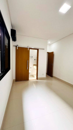 Imagem Casa com 3 Quartos à Venda, 115 m² em Caiçara - Praia Grande Imagem Casa com 3 Quartos à Venda, 115 m² em Caiçara - Praia Grande