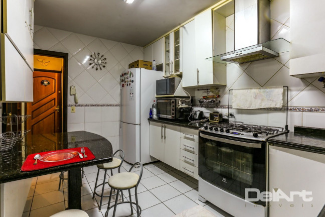 Imagem Sobrado com 4 Quartos à Venda, 221 m² em Jardim Das Américas - Curitiba Imagem Sobrado com 4 Quartos à Venda, 221 m² em Jardim Das Américas - Curitiba