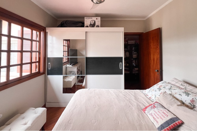Imagem Casa com 3 Quartos à Venda, 211 m² em Niterói - Canoas Imagem Casa com 3 Quartos à Venda, 211 m² em Niterói - Canoas