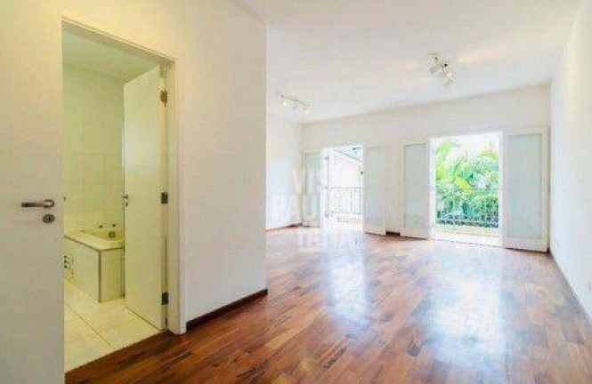 Imagem Casa com 3 Quartos à Venda, 300 m² em Morumbi - São Paulo Imagem Casa com 3 Quartos à Venda, 300 m² em Morumbi - São Paulo