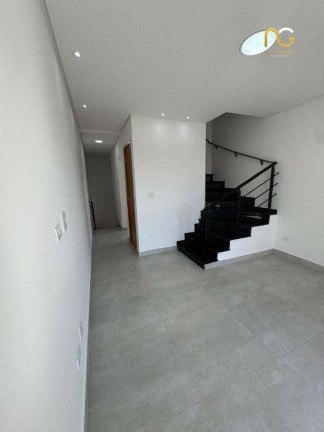 Imagem Imóvel com 3 Quartos à Venda, 101 m² em Maracanã - Praia Grande Imagem Imóvel com 3 Quartos à Venda, 101 m² em Maracanã - Praia Grande
