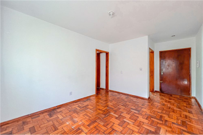 Imagem Imóvel com 3 Quartos à Venda, em Cristal - Porto Alegre Imagem Imóvel com 3 Quartos à Venda, em Cristal - Porto Alegre