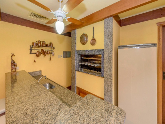 Imagem Casa com 4 Quartos à Venda, 450 m² em Chácara Das Pedras - Porto Alegre Imagem Casa com 4 Quartos à Venda, 450 m² em Chácara Das Pedras - Porto Alegre