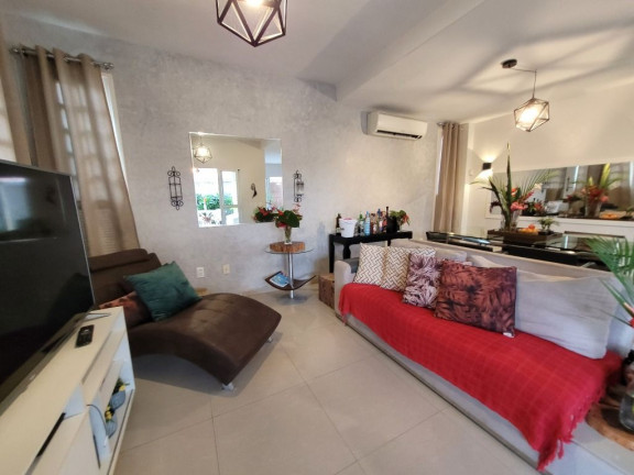 Imagem Casa com 3 Quartos à Venda, 204 m² em Edson Queiroz - Fortaleza Imagem Casa com 3 Quartos à Venda, 204 m² em Edson Queiroz - Fortaleza