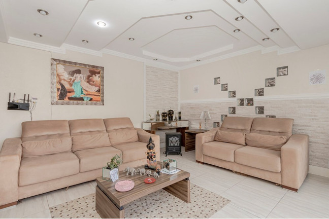 Imagem Casa com 8 Quartos à Venda, 430 m² em Partenon - Porto Alegre Imagem Casa com 8 Quartos à Venda, 430 m² em Partenon - Porto Alegre