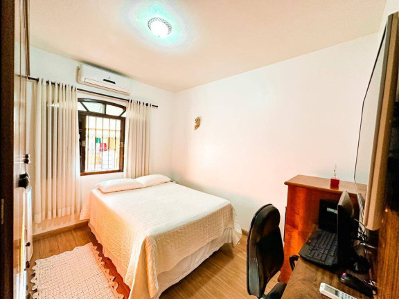 Imagem Casa com 3 Quartos à Venda, em Taubaté Imagem Casa com 3 Quartos à Venda, em Taubaté